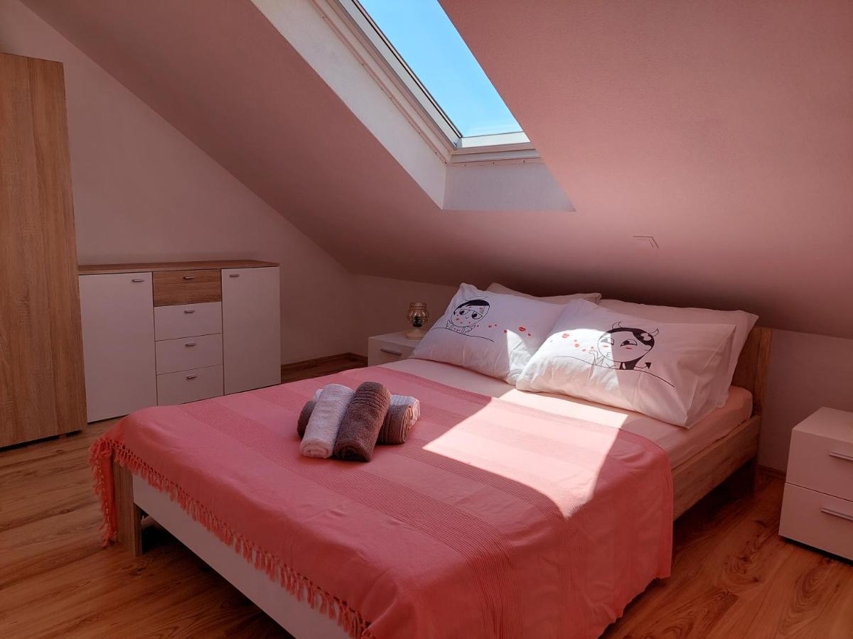 Apartmani Timon Bol Exteriér fotografie