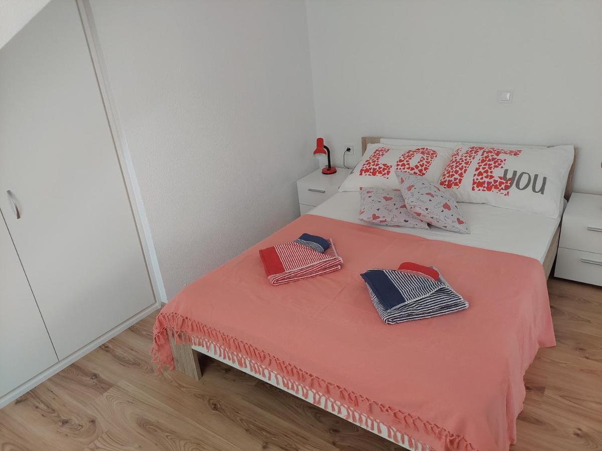 Apartmani Timon Bol Exteriér fotografie