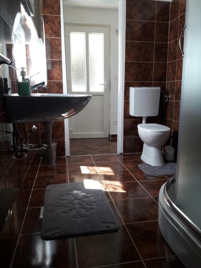 Apartmani Timon Bol Exteriér fotografie