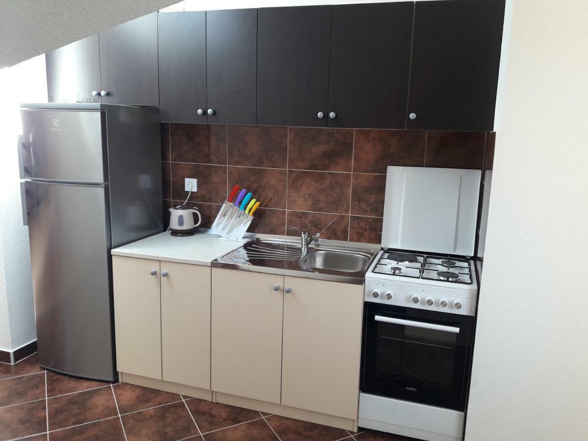 Apartmani Timon Bol Exteriér fotografie