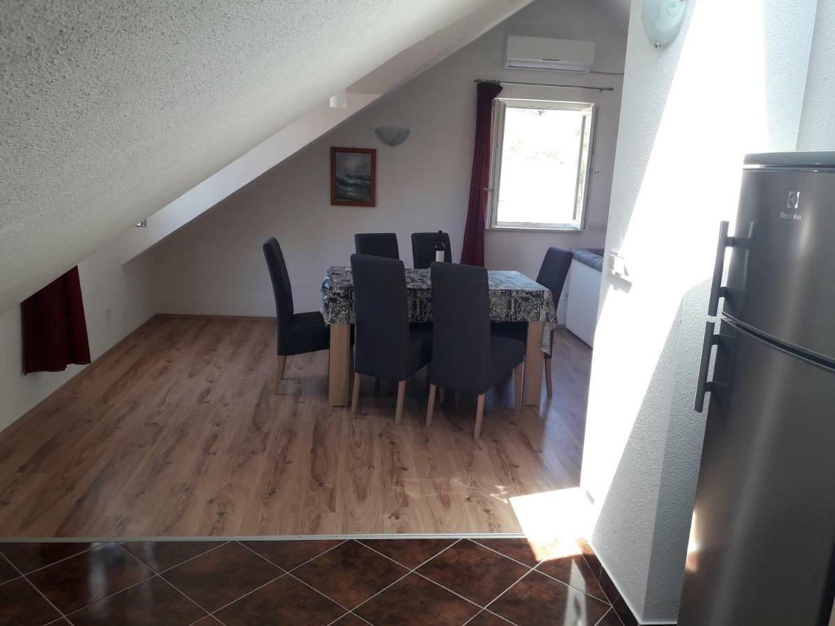 Apartmani Timon Bol Exteriér fotografie