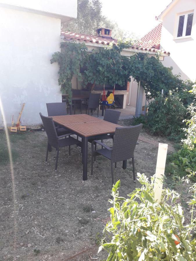 Apartmani Timon Bol Exteriér fotografie