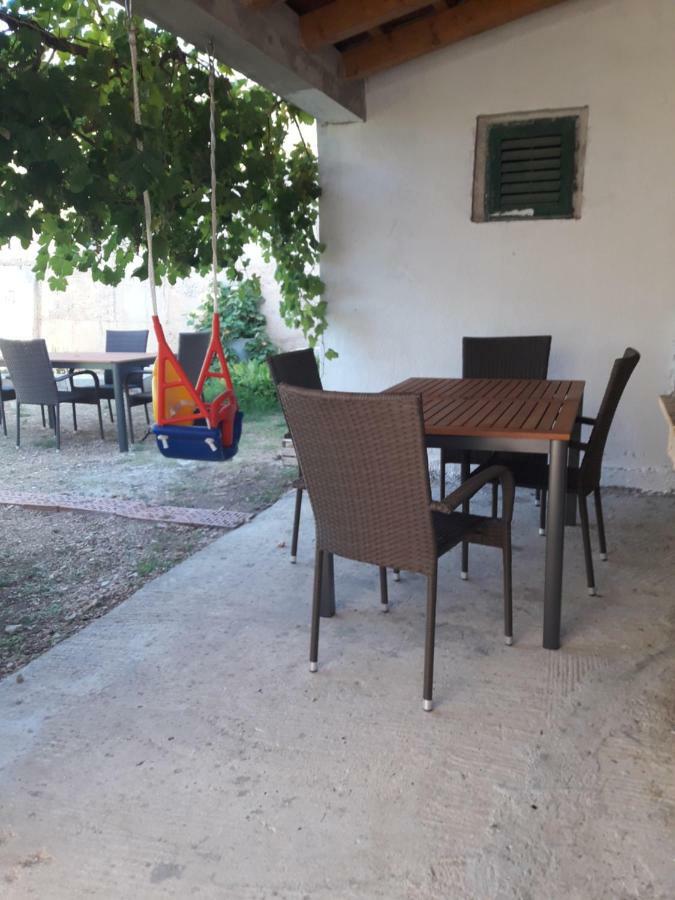 Apartmani Timon Bol Exteriér fotografie